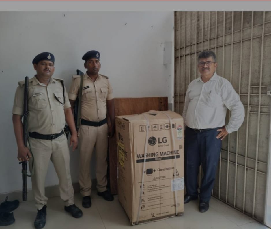 बीस हजार रुपये की रिश्वत लेते पुलिस अवर निरीक्षक गिरफ्तार