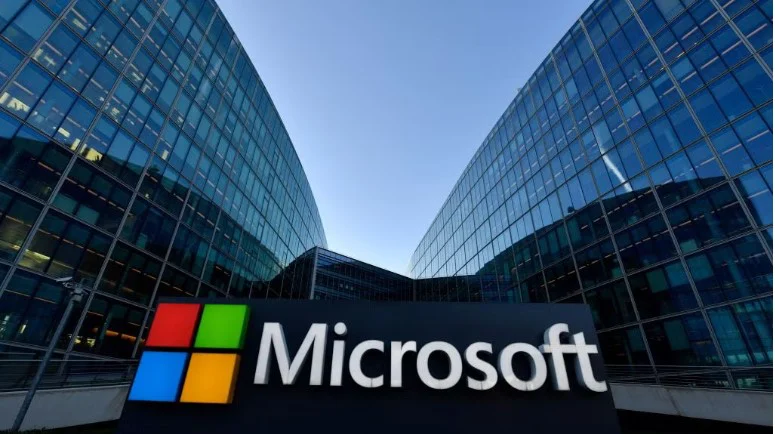 माइक्रोसॉफ्ट की बड़ी छंटनी: 6,000 से अधिक कर्मचारियों की नौकरी गई 2 microsoft headquarters