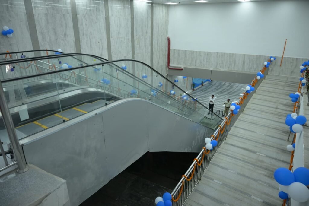 मल्टी मॉडल हब1