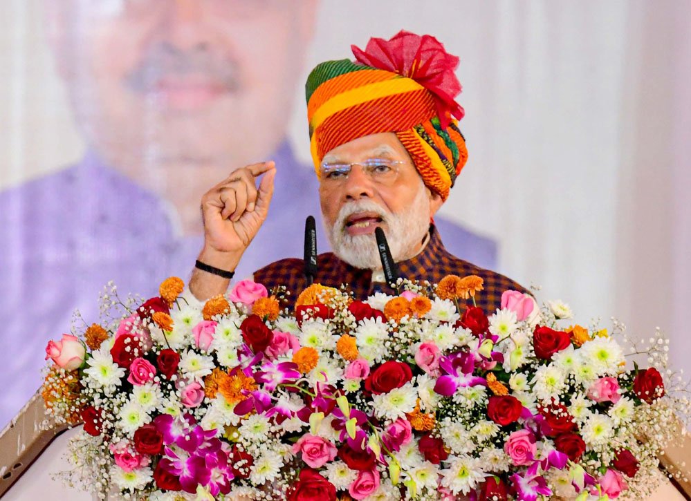 वाराणसी में पीएम मोदी का विजिट: 2183 करोड़ की योजनाओं की घोषणा, किसानों को मिलेंगी सम्मान निधि की किस्त 2 modi 18A