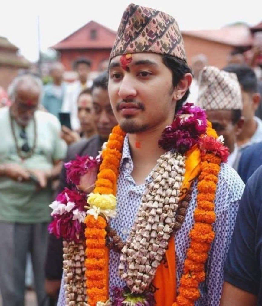 नेपाल की सत्ता में राजकुमार की चुपचाप दस्तक