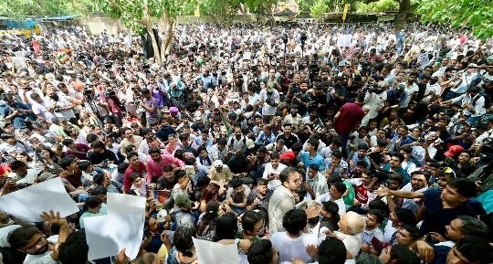 दिल्ली में भारत के जेन जेड का पहला दमदार प्रदर्शन