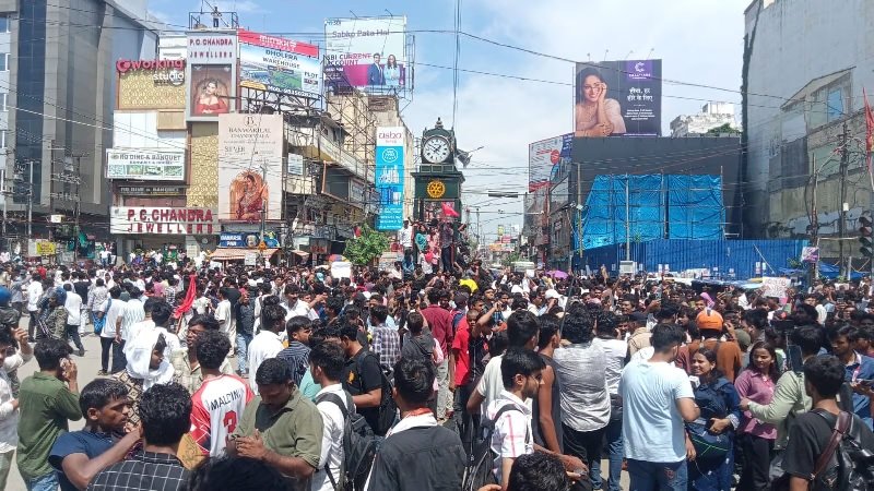 धर्मेंदर प्रधान के इस्तीफे की मांग को लेकर पटना में छात्रों का आंदोलन